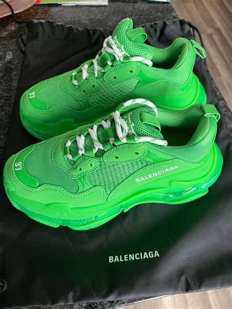 what are the numbers on balenciaga triple s
